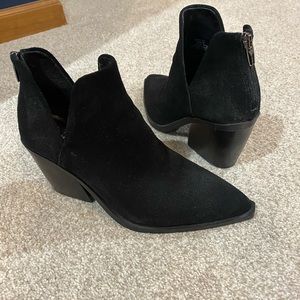 Vince Camuto booties size 8 1/2 near new condition.